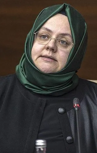 Oyun ve oyuncaklar mercek altında