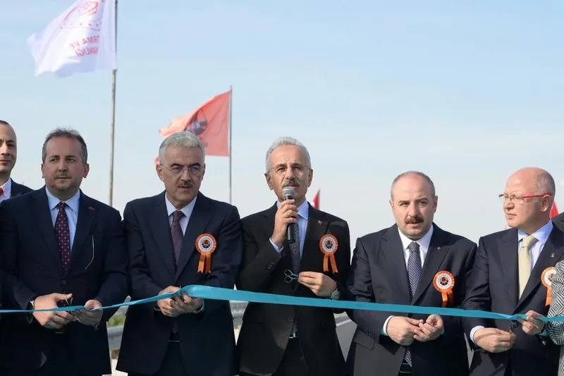 1763717447441.jpeg Bursa'ya hızlı tren 2026'da geliyor: "1 milyar 250 milyon lira tasarruf sağlayacağız"-2