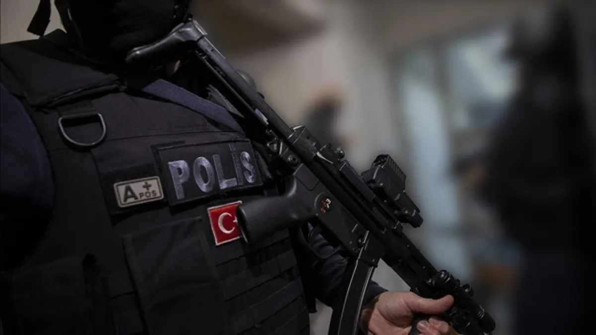 chpli-kusadasi-belediyesine-rusvet-operasyonu-15-gozalti-7-supheli-araniyor-1786086196944.jpeg CHP’li Kuşadası Belediyesine rüşvet operasyonu: 15 gözaltı, 7 şüpheli aranıyor-3