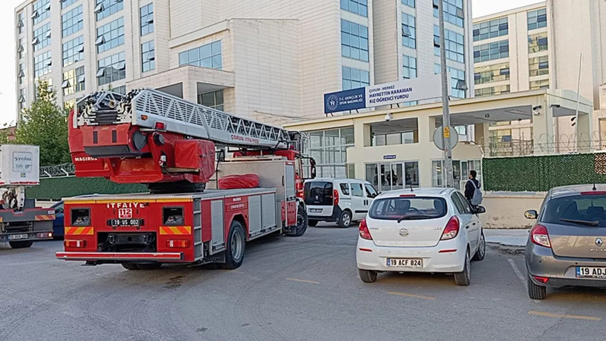 Çorum'da kız öğrenci yurdunda yangın paniği!