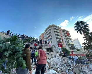 Son dakika: Milli Savunma Bakanlığı İzmirdeki depremin ardından kriz masası oluşturdu: 2 helikopter görevlendirildi