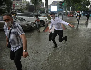 İstanbul'da şiddetli yağmur! Meteoroloji'den sarı uyarı geldi!