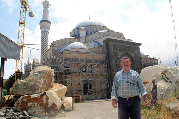 sosyal-medya-bu-camiyi-konusuyor-giresun-eynesildeki-yesil-cami-mimarisi-ve-semaver-seklindeki-minaresiyle-dik-1655720623762.jpg Sosyal medya bu camiyi konuşuyor! Giresun Eynesil'deki Yeşil Cami mimarisi ve semaver şeklindeki minaresiyle dikkat çekiyor-5