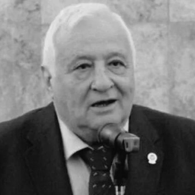 Ogün Altıparmak hayatını kaybetti!