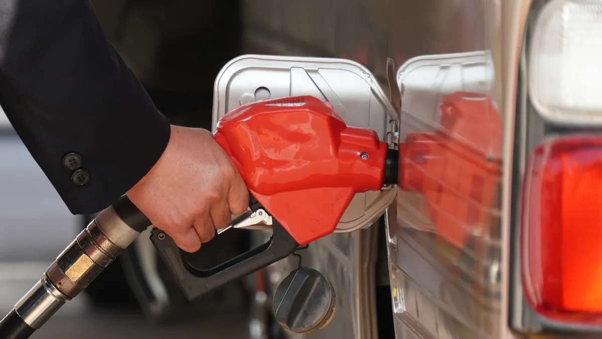 Üç kentte motorin için yeni rakamlar: Litre fiyatları 100 liranın üzerinde