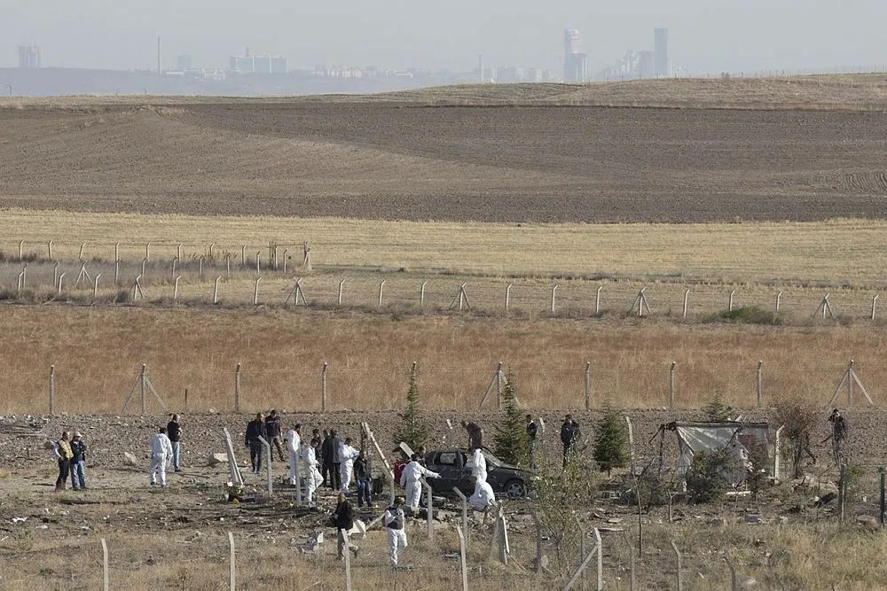 Ankara'da iki canlı bomba kendini patlattı!-1