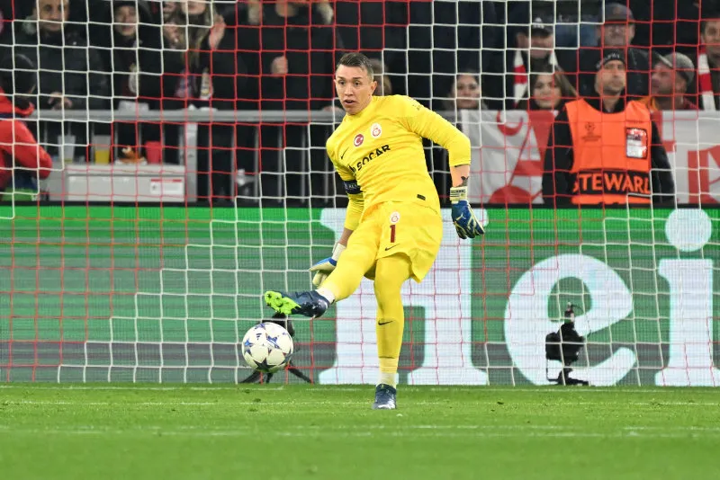 Galatasaray'da Muslera'dan sürpriz karar! - 12