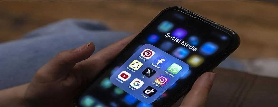 tbmm-genel-kurulunda-kabul-edilerek-yasalasti-15-yas-altina-sosyal-medya-yasagi-kurallara-uymayan-platformlara-1776894341375.jpeg TBMM Genel Kurulunda kabul edilerek yasalaştı: 15 yaş altına sosyal medya yasağı! Kurallara uymayan platformlara ceza kapıda-5