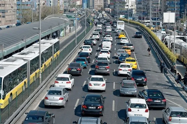 Trafik cezalarını artıran değişiklikler Resmi Gazete'de yayımlandı