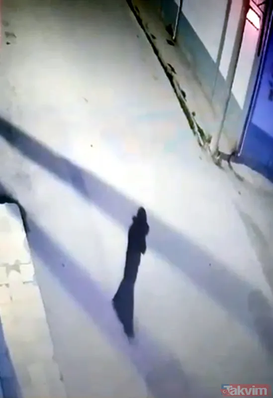 Kadın kılığına girip motosiklet çaldılar! O anlar kamerada - 1