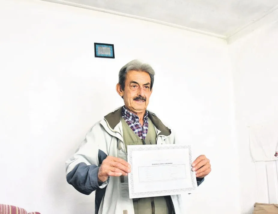 70 yaşında lise mezunu: 3 dil biliyor