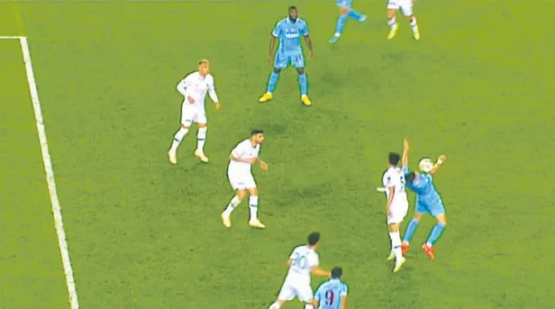 el-isyani-konyaspornin-2-golu-ile-trabzonsporun-iptal-edilen-penaltisi-tartisildi-1667781254990.jpg El isyanı! Konyaspor’un 2. golü ile Trabzonspor’un iptal edilen penaltısı tartışıldı-5
