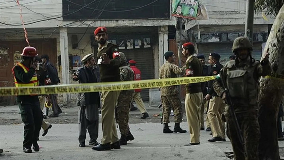 Pakistan'da bombalı saldırı: 2 ölü, 11 yaralı