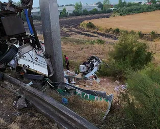 Kargo kamyonu ile kurbanlık hayvan taşıyan tır çarpıştı