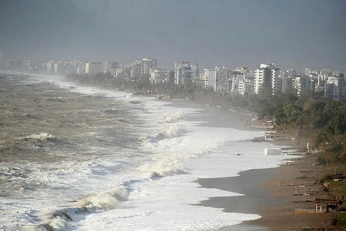 turkiye-firtina-ve-yagis-etkisinde-agaclar-devrildi-tekneler-batti-seferler-iptal-edildi-istanbul-izmir-antaly-1700992338914.jpeg Türkiye fırtına ve yağış etkisinde! Ağaçlar devrildi, tekneler battı, seferler iptal edildi... | İstanbul, İzmir, Antalya'da son durum-8