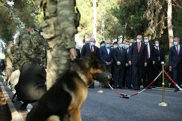 baskan-erdogandan-bursada-kopek-uretim-ve-egitim-tabur-komutanligina-ziyaret-1595088774574.jpeg Başkan Erdoğan'dan Bursa'da Köpek Üretim ve Eğitim Tabur Komutanlığına ziyaret-2