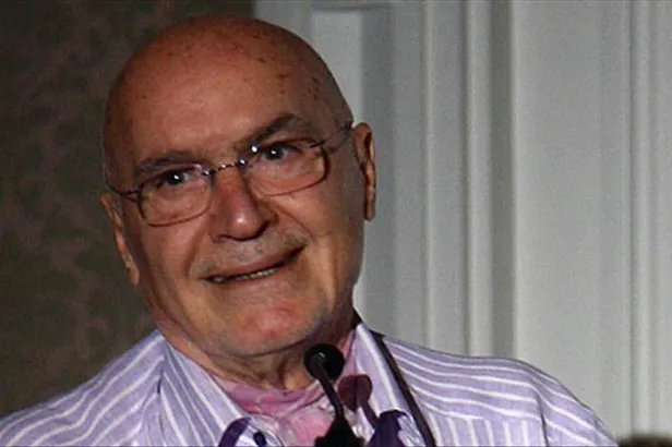 son-dakika-hincal-uluc-oldu-mu-neden-oldu-hincal-uluc-kimdir-nereli-kac-yasindaydi-hastaligi-neydi-evli-mi-esi-1668981678707.jpg Son dakika: Hıncal Uluç öldü mü, neden öldü? Hıncal Uluç kimdir, nereli, kaç yaşındaydı? Hastalığı neydi? Evli mi, eşi kim?-6