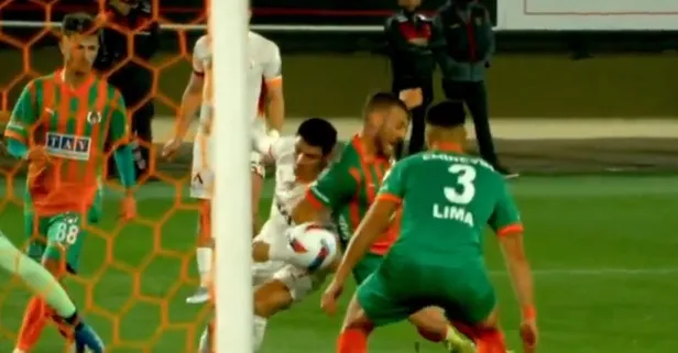 Galatasaray Alanyaspor karşısında penaltı bekledi:İşte o pozisyon! Canlı yayında incelendi