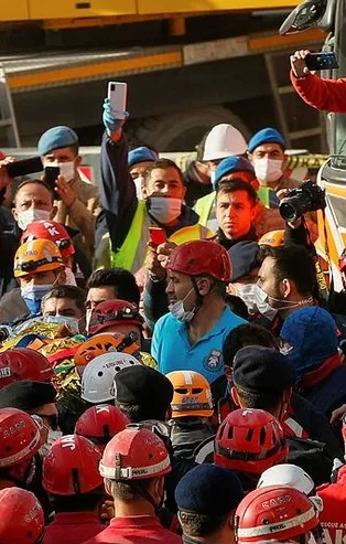 17 Ağustos 1999 depreminden bugüne neler değişti? Türkiye depremle mücadelede nereden nereye geldi?