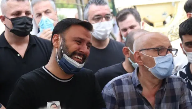 Alişan gözyaşları içinde kardeşini sonsuzluğa uğurladı! Selçuk Tektaş'ın cenaze töreninde kahreden görüntü