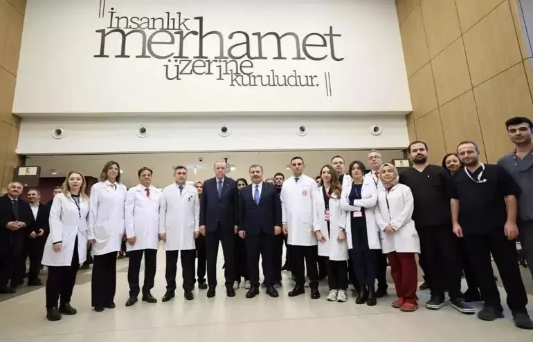 Başkan Erdoğan Gaziantep Şehir Hastanesi’nin açılışını yaptı! Deprem konutlarını teslim etti: 11 il ayağa kalkana kadar dinlenmek yok-7