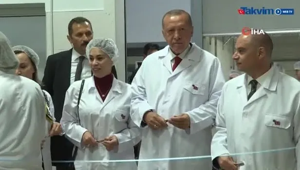 Başkan Erdoğan Eskişehir'de ETİ Fabrikası'nı ziyaret etti videosunu