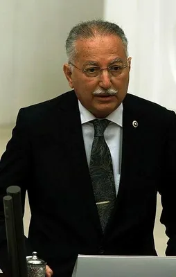 Ekmeleddin İhsanoğlu kalp krizi geçirdi