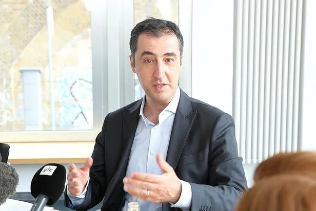 almanyanin-krizle-imtihani-copten-yemek-adimi-1673504266803.jpeg Almanya'nın krizle imtihanı! Çöpten yemek adımı...-3