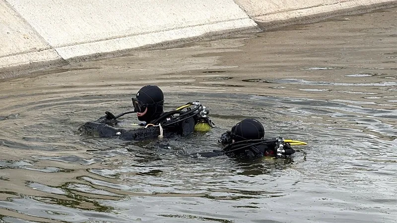 diyarbakirda-kaybolan-3-yasindaki-yazgul-tarlada-uyurken-bulundu-1777386097793.jpeg Diyarbakır'da kaybolan 3 yaşındaki Yazgül tarlada uyurken bulundu-2