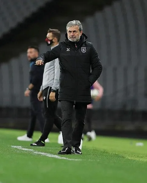 basaksehir-teknik-direktoru-aykut-kocamandan-istifa-aciklamasi-yonetime-sunacagim-1633117062251.jpeg Başakşehir Teknik Direktörü Aykut Kocaman'dan istifa açıklaması: Yönetime sunacağım-3