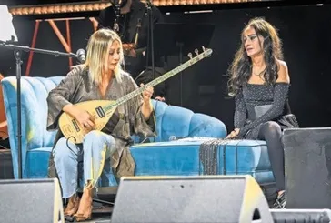 Yıldız Tilbe’den sahnede sürpriz düet: Yudum’la ‘esmesin ayrılık’ söyledi