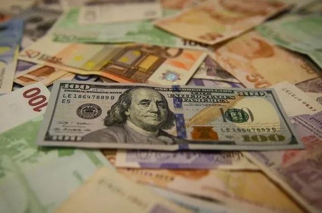 Euro 6 liranın altına indi