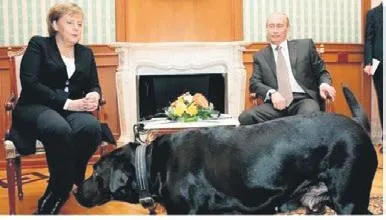 rusya-lideri-putinin-yillar-once-merkeli-korkutmasi-yeniden-gundem-oldu-1672702279608.jpeg Rusya lideri Putin'in yıllar önce Merkel'i korkutması yeniden gündem oldu-2