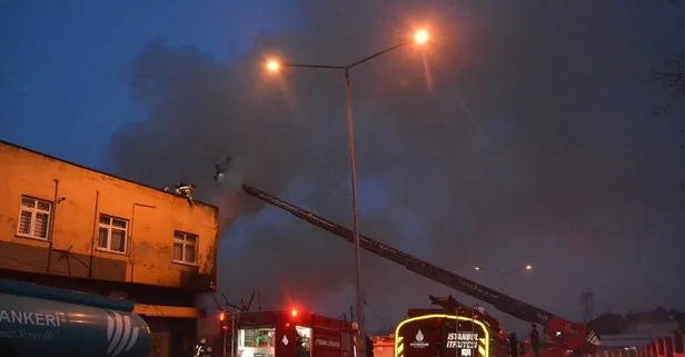 Beykoz’da iki bina alev alev yandı