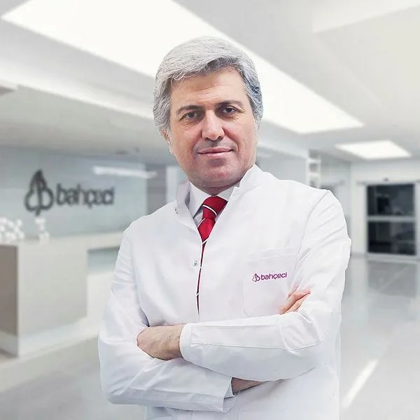 İzmir'de Hacım Diker'e hastalığı nedeniyle Mikrotese operasyonu uygulandı! Oğlunu kucağına aldı-2