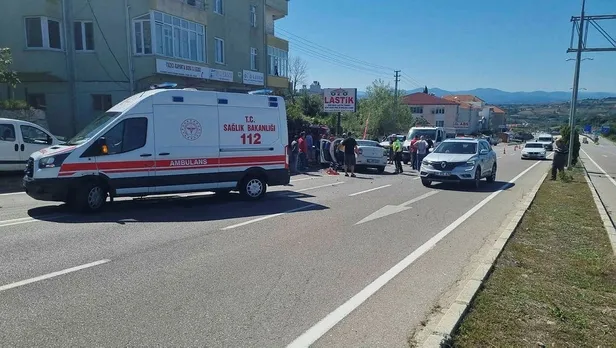sinopta-olumlu-kaza-otomobil-minibuse-carpti-1663238873878.jpeg Sinop'ta ölümlü kaza! Otomobil minibüse çarptı-1