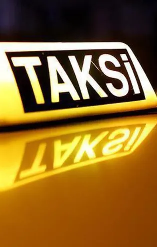 Taksiciden örnek davranış! Turistin unuttuğu binlerce lirayı...