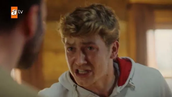 ates-kuslarina-damga-vuran-sahne-kara-aliyi-bitirecek-videoyu-mercana-gonderdi-1686947369973.jpg Ateş Kuşları'na damga vuran sahne: Kara, Ali’yi bitirecek videoyu Mercan’a gönderdi!-3