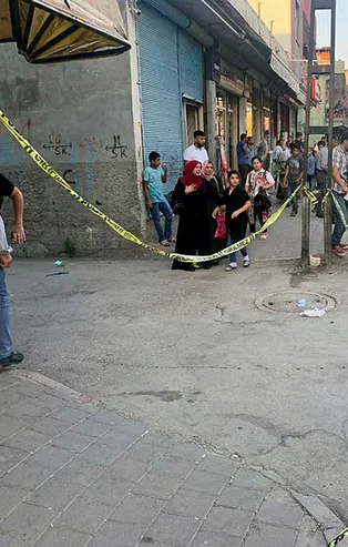 Adana'da ev alma konusunda çıkan husumette ortalık kan gölüne döndü