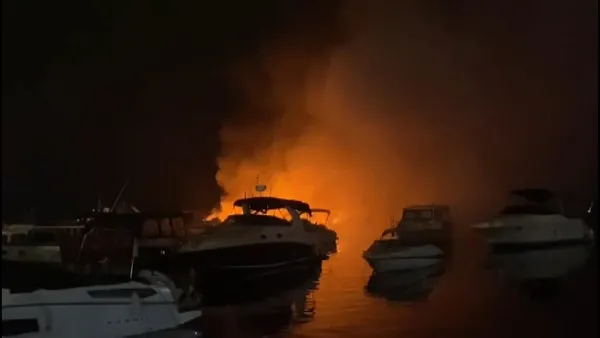 kadikoy-bostanci-sahilinde-yangin-6-tekne-kullanilamaz-hale-geldi-1672629648592.jpg Kadıköy Bostancı sahilinde yangın: 6 tekne kullanılamaz hale geldi-3
