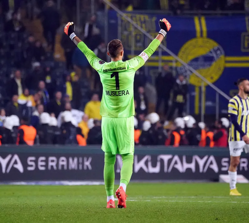 Galatasaray'da transfer bitmiyor! Barcelona'dan gelecek - 9