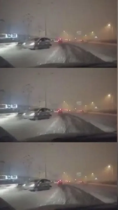 Kar yağdı, CHP'li İBB bir kez daha sınıfta kaldı! Ters dönen araçlar, gidemeyen İETT otobüsleri, tuzlanmayan yollar...-7