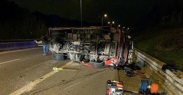 İstanbul’da feci kaza! Kamyon devrildi, ağır yaralılar var