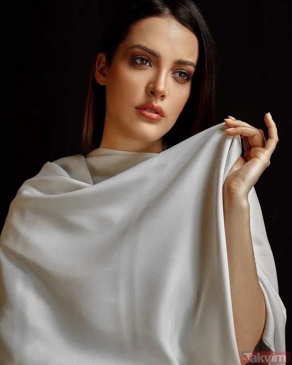 11 yaş küçük sevgilisiyle aşka geldi! İrem Sak’ın denizde romantik anları! Furkan Korkmaz ile bakın nasıl görüntülendi - 7