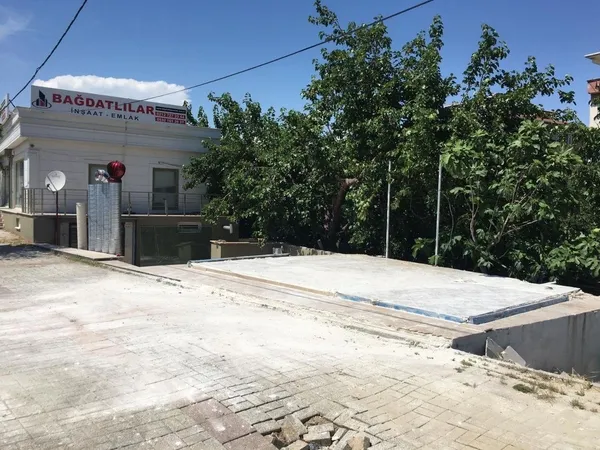 ibbnin-sozcusu-nadir-yilmaza-sok-kacak-yapisi-yikildi-1592402414996.jpg İBB'nin 'Sözcü'sü Nadir Yılmaz'a şok! Kaçak yapısı yıkıldı-1