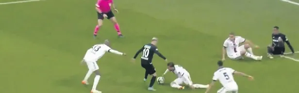 vida-sahne-aldi-kartal-altay-galibiyetiyle-3-maclik-galibiyet-ozlemine-son-verdi-1645312781170.jpeg Vida sahne aldı! Kartal, Altay galibiyetiyle 3 maçlık özlemine son verdi-5