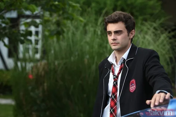 Kardeşlerim’in yakışıklı Ömer’i Bilal Yiğit Koçak annesinin birebir kopyası! Görenler ablası sandı güzelliğiyle büyüledi - 1