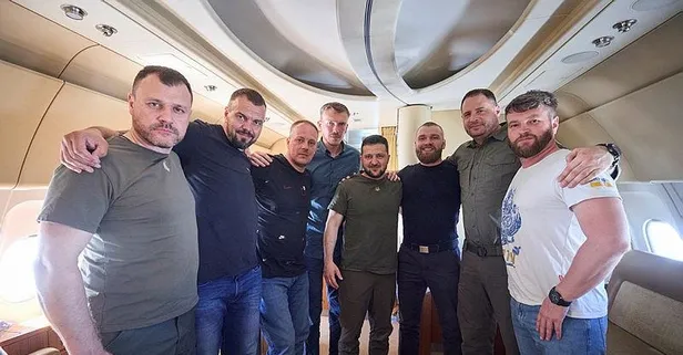 Zelenskiy Türkiye'deki 5 Azov Taburu komutanının Ukrayna'ya döndüğünü duyurdu: "Sonunda akrabalarının yanında olacaklar"