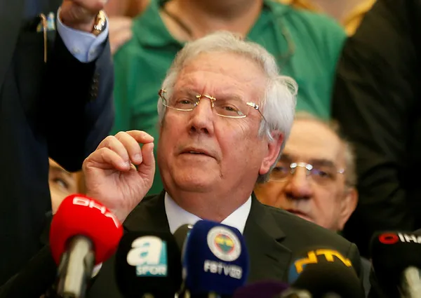 ali-koc-rest-cekmisti-aziz-yildirim-kararini-verdi-fenerbahce-baskanligi-icin-aday-olacak-mi-1649252582750.jpg