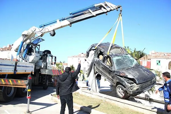 İzmir Çeşme önceki akşam hortum felaketiyle sarsıldı-3